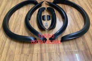 Ốp Cua Lốp Ford Ranger loại nhỏ và đen trơn 3inch bên shop gồm loại có cảm biến và không có cảm biến cho các xe đời từ 2016-2021