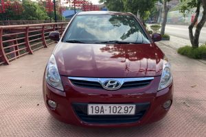 Gia đình cần bán xe Hyundai i20 đời 2010 nhập khẩu số tự động với giá 258tr.