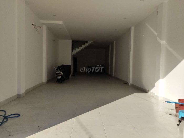 Chính chủ cho thuê mặt bằng 100m2 ở 38 Trường Chinh – P.04