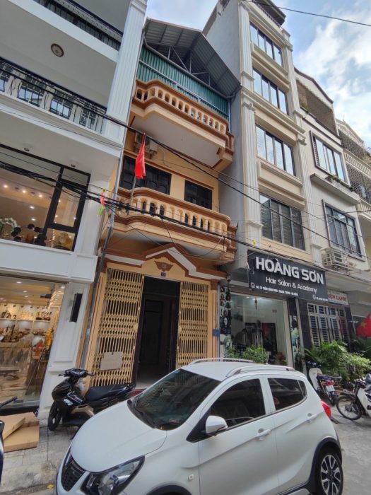 Chính chủ cần cho thuê nhà mặt phố Trần Đăng Ninh 2 tầng 1 tum tại Hà Nội: