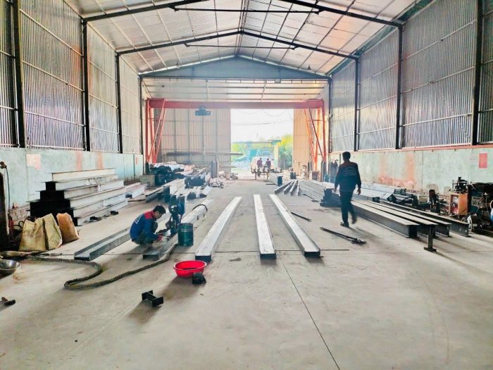 Cho thuê 800m2 nhà xưởng sẵn Cẩu Trục 5 tấn + Văn Phòng tại đường Chùa Trầm, TT Chúc Sơn, Chương Mỹ.