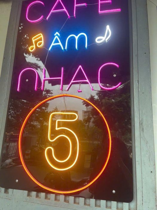 CHÍNH CHỦ CẦN SANG NHƯỢNG 2 PHÒNG KARAOKE HÁT CHO NHAU NGHE