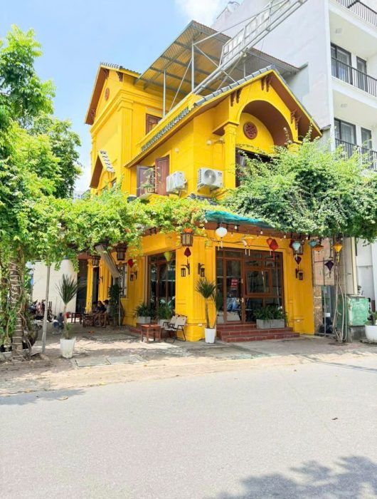 Chính chủ cần sang nhượng quán cafe căn lô góc kinh doanh 2 mặt tiền vị trí tuyệt đẹp