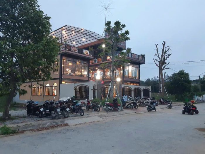 Chính chủ cần cho thuê mặt bằng tuyệt đẹp ngay sau sân bóng quyền quý